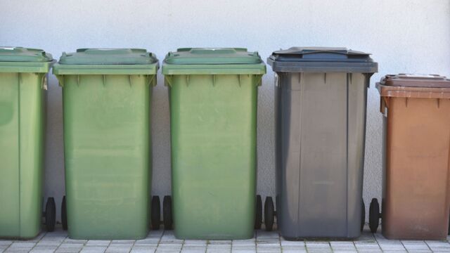 Poubelles et conteneurs à déchets